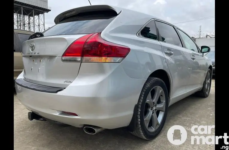 2010 Foreign-used Toyota Venza XLE - 5/5