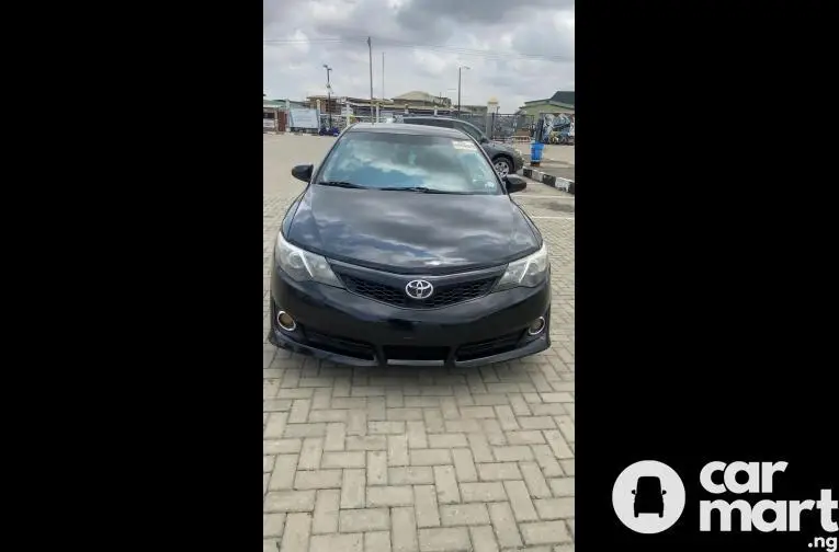 FOREIGN USED TOYOTA CAMRY SE 2014 Model - 1/5