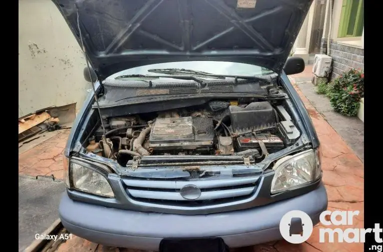 Used Toyota Sienna 2002 - 1