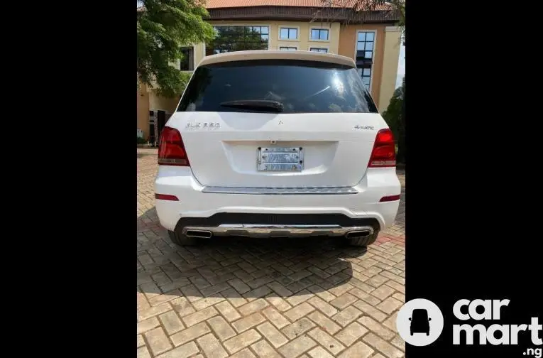 2013 Mercedes 4matic GLK350 - 4/5