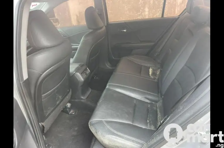 Tokunbo 2014 Honda Accord (Touring) - 2/5