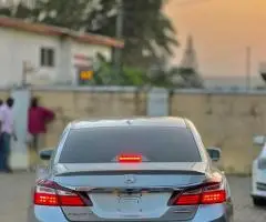 Super clean 2016 Honda Accord V6 Touring