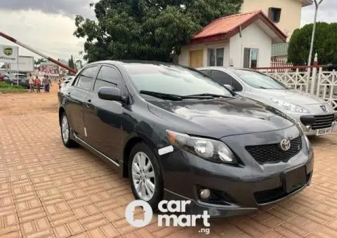 Super clean 2010 Toyota Corolla S - 1/5