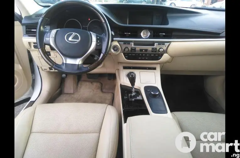 Used Lexus ES350 2014 - 3/5