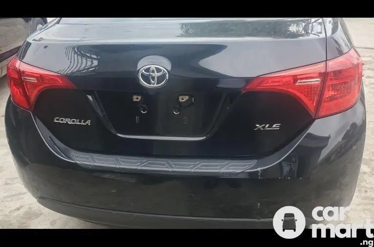 2017 Toyota corolla - 4/4