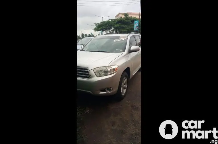 2010 TOYOTA HIGHLANDER - 2/5