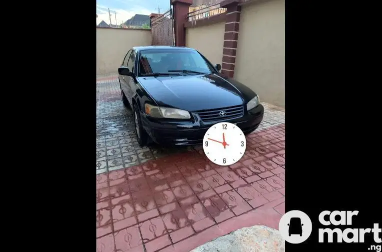 Used 2002 Toyota Camry - 1/5