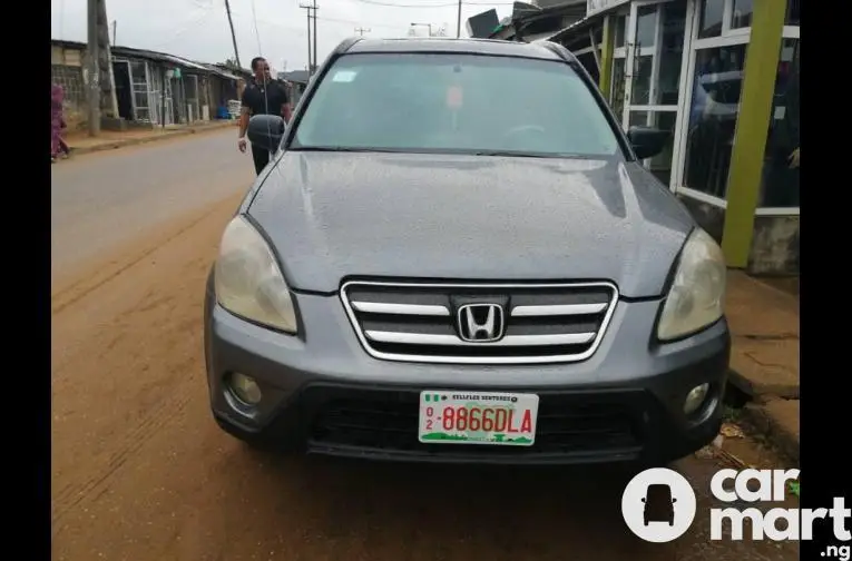 Clean Registered 2005 Honda CRV - 1/5