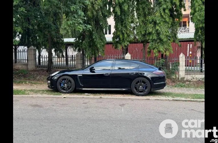 SUPER CLEAN 2010 PORSCHE PANAMERA - 5/5