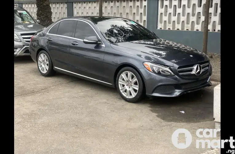 Foreign Used 2016 Mercedes benz C300 - 1/5