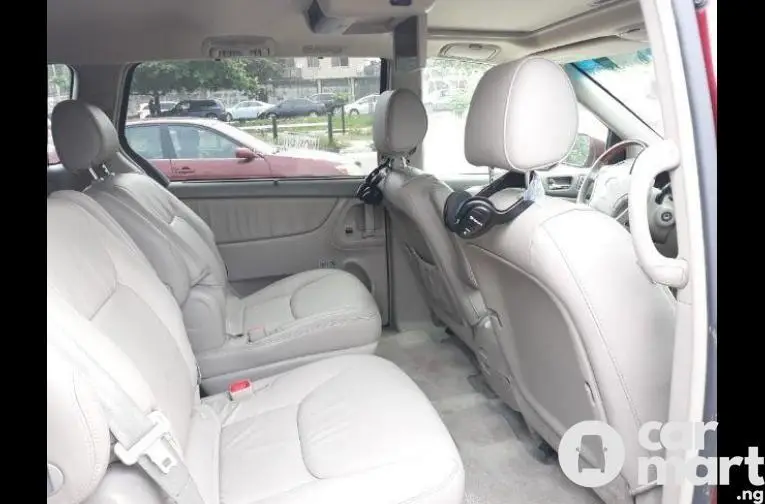 Clean Tokunbo 2006 Toyota Sienna