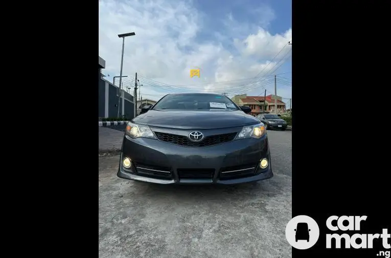 2012 Toyota Camry SE Premium - 1/5