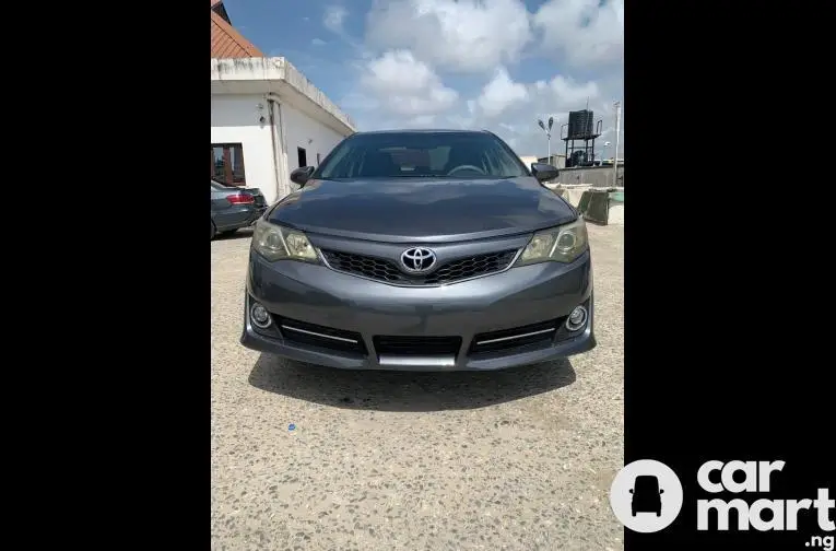 Belgium Grade 2013 Toyota Camry SE - 1/5