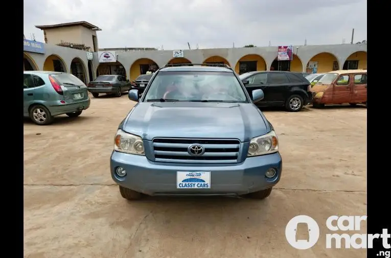 Super Clean 2005 Toyota Highlander - 1/5