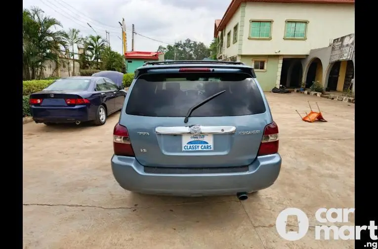 Super Clean 2005 Toyota Highlander - 5/5