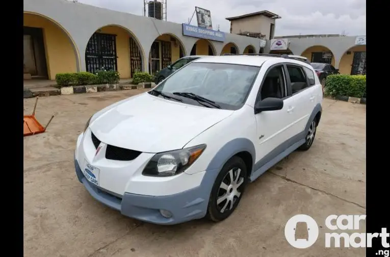 Super Clean 2002 Pontiac Vibe - 3/5