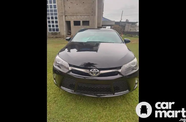 2016 Toyota Camry Foreign Used - 1/5