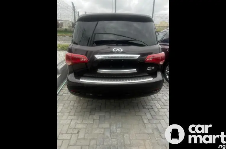 FOREIGN USED 2012 INFINITI QX56 - 2/4