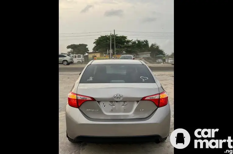 Tokunbo 2014 Facelift to 2018 Toyota Corolla LE - 5/5