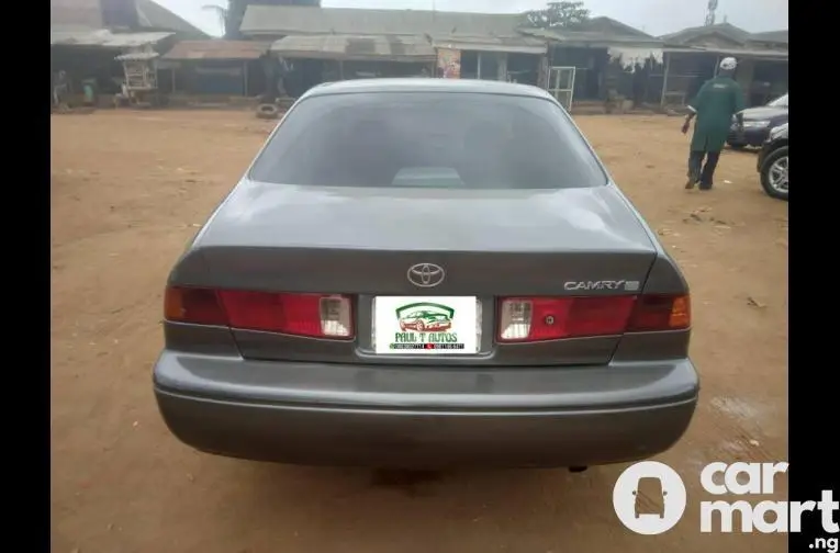 Clean Registered 2002 Toyota Camry - 2/5