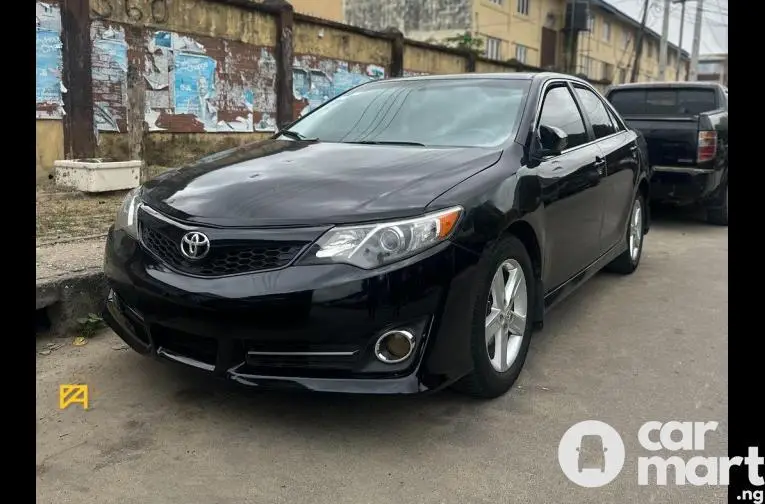 2014 Toyota Camry SE - 1/5