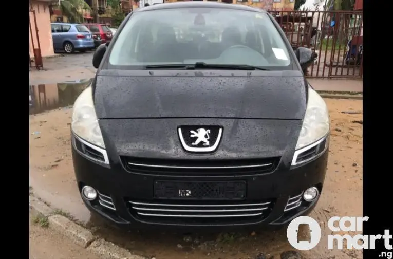 2011 Peugeot 5008