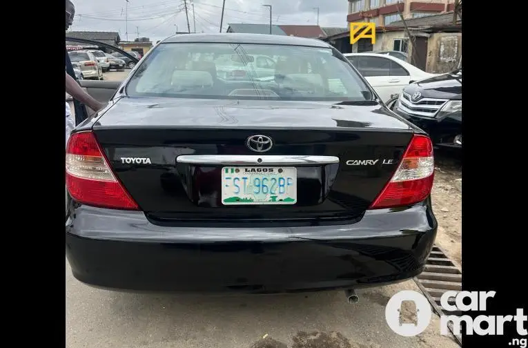 2004 Toyota Camry LE - 5/5