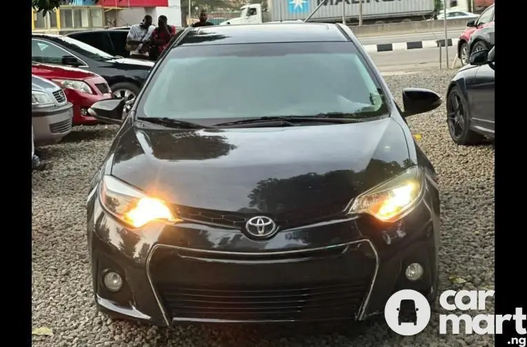 FOREIGN USED 2015 TOYOTA COROLLA S - 1/5