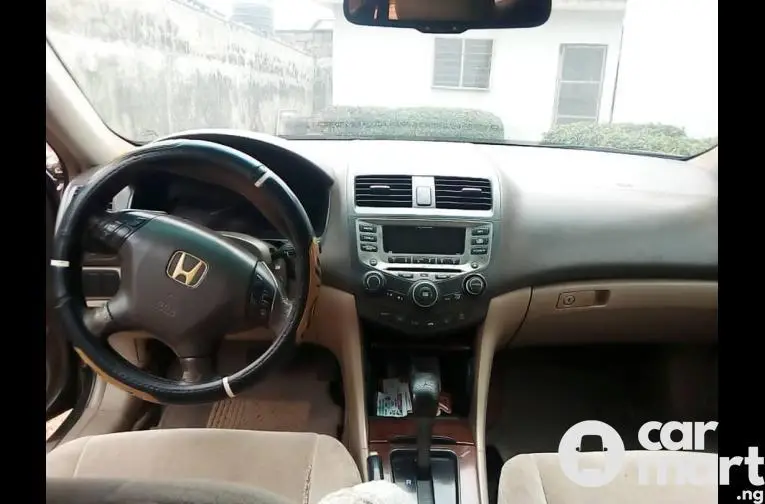 Used Honda accord 2007 model - 2/5