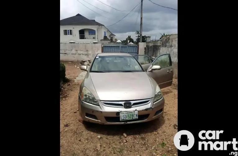 Used Honda accord 2007 model - 1/5