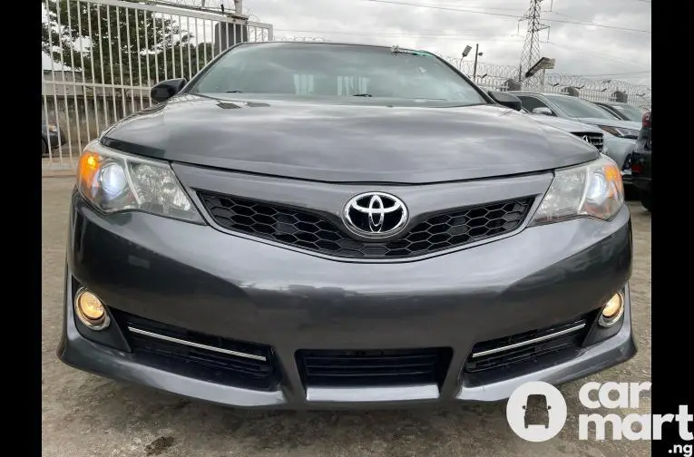 2012 Foreign-used Toyota Camry Sport - 1/5