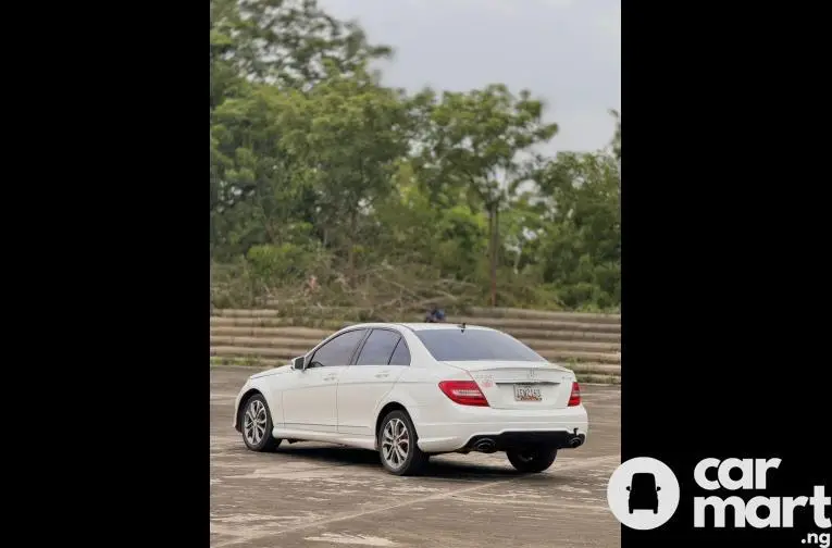 SUPER CLEAN 2014 MERCEDES BENZ C300 - 5/5