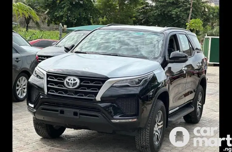 BRAND NEW 2024 TOYOTA FORTUNER - 1/5