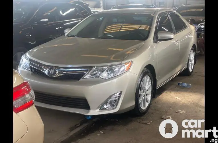 Foreign Used 2013 Toyota camry xle - 1/5