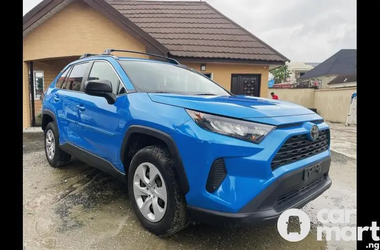 Toyota RAV4 2019 LE AWD - 2/5