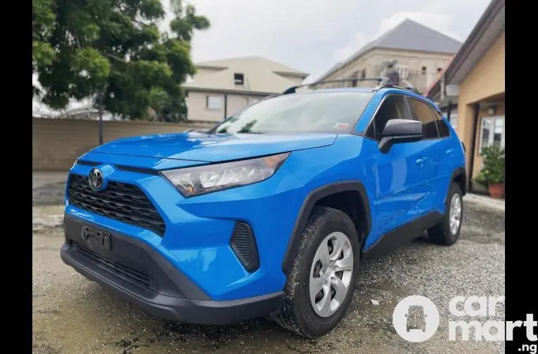 Toyota RAV4 2019 LE AWD - 3/5