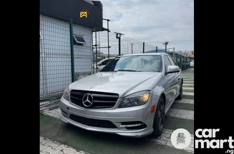 2009/10 Mercedes Benz C 350 - 1/5