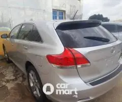 Super clean Toyota Venza 2010