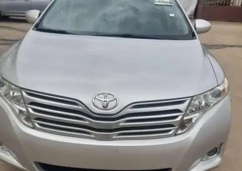 Super clean Toyota Venza 2010 - 2/5