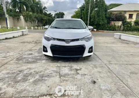 Super clean 2014 Toyota Corolla LE - 1/5