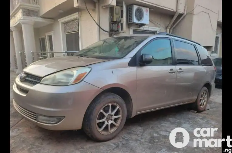 Used Toyota Sienna 2006 - 3/5