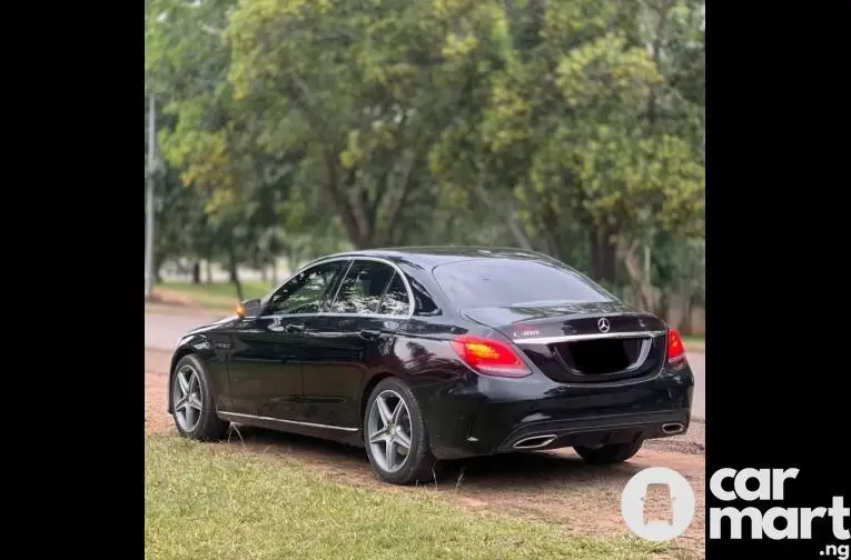 SUPER CLEAN 2015 MERCEDES BENZ C300 - 5/5