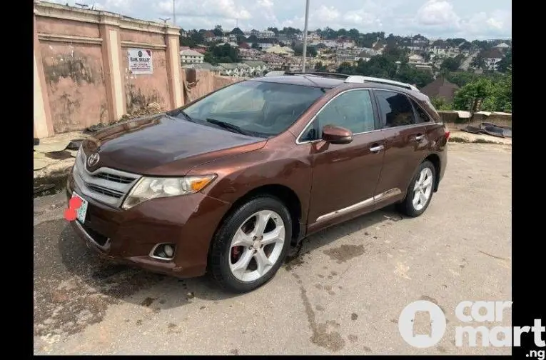 Used 2010 Toyota Venza - 4/5