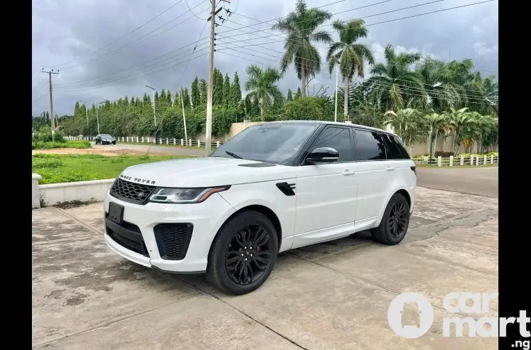 SUPER CLEAN 2015 RANGE ROVER SPORT SUPERCHARGED - 1/5