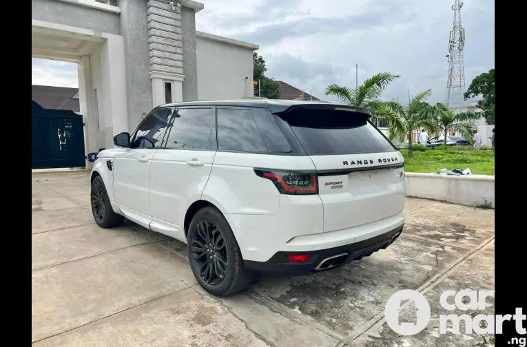 SUPER CLEAN 2015 RANGE ROVER SPORT SUPERCHARGED