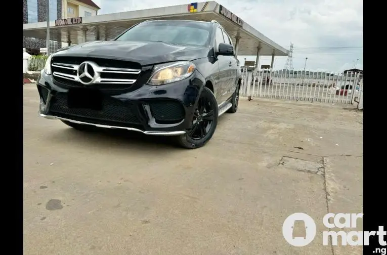 SUPER CLEAN MERCEDES BENZ ML350 UPGRADED TO 2017 GLE350 - 2/5