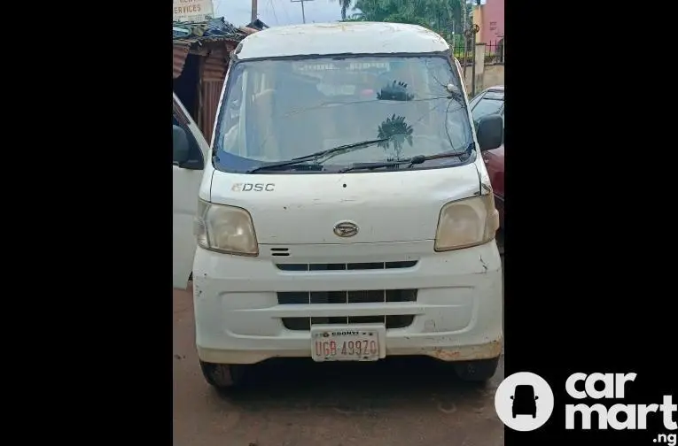 Daihatsu HIJET bus