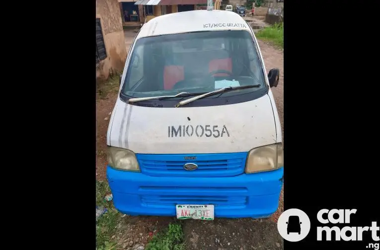 Daihatsu HIJET bus