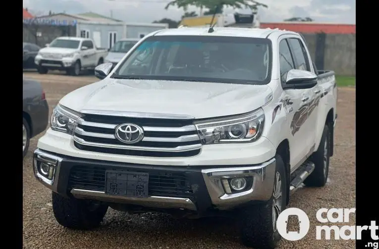 DIRECT FOREIGN USED 2020 TOYOTA HILUX - 1/5