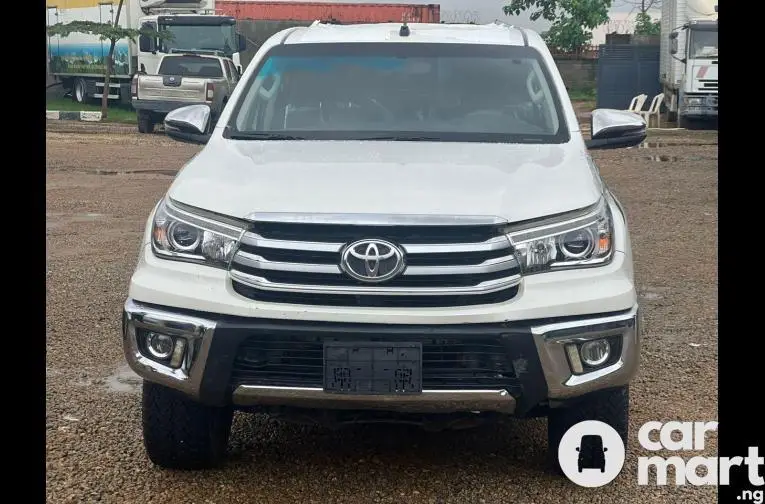 DIRECT FOREIGN USED 2020 TOYOTA HILUX - 2/5